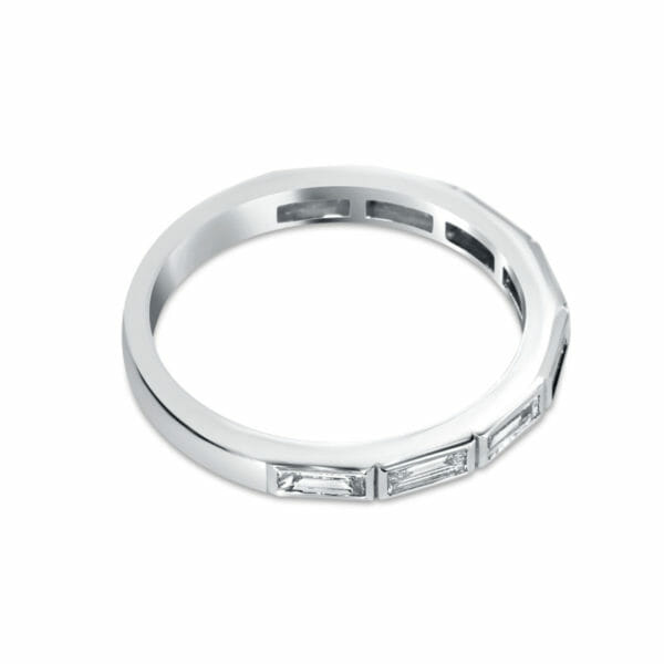 Bague Iris en or blanc 750/1000, 8 diamants baguettes serti clos Orligne Genève R4253WG-IND