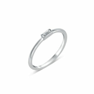 Bague Iris en or blanc 750/1000, solitaire diamant baguette serti clos. Orligne Genève R4312WG-IND